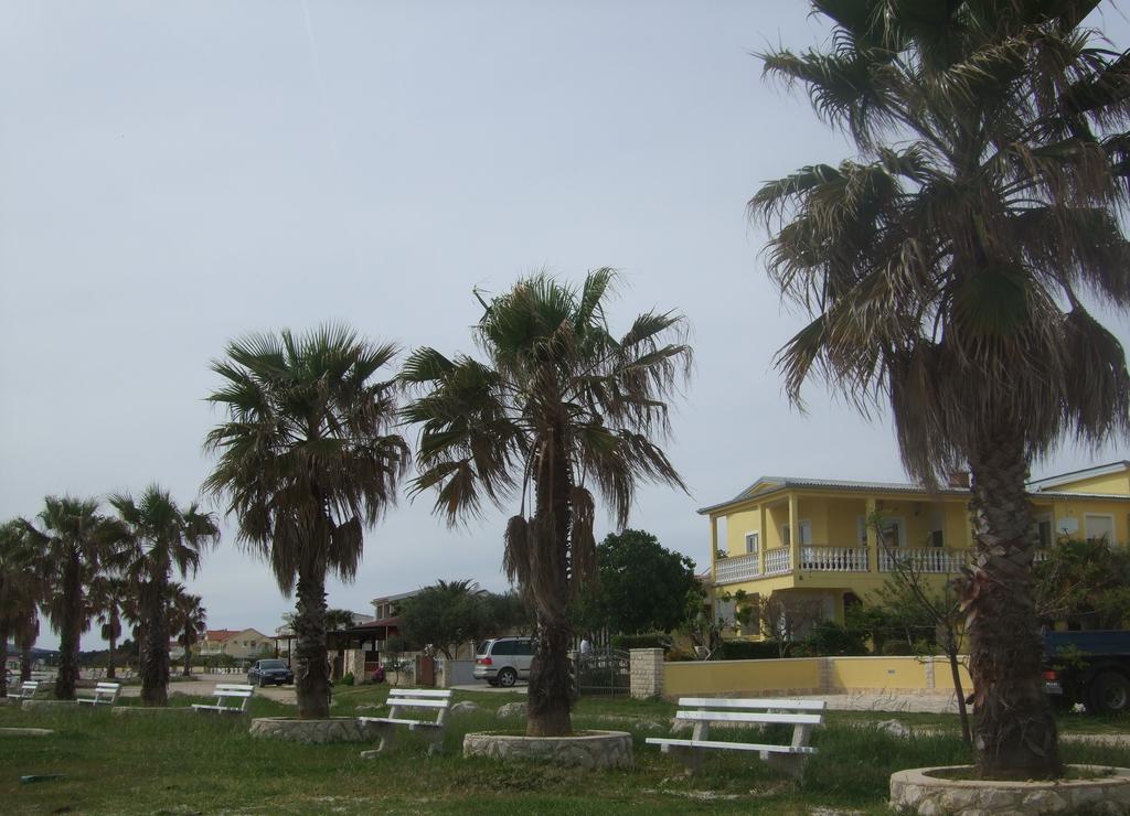 Deby House