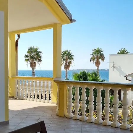 Deby Beach House Vir Exterior photo